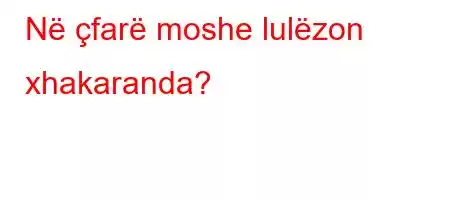 Në çfarë moshe lulëzon xhakaranda?